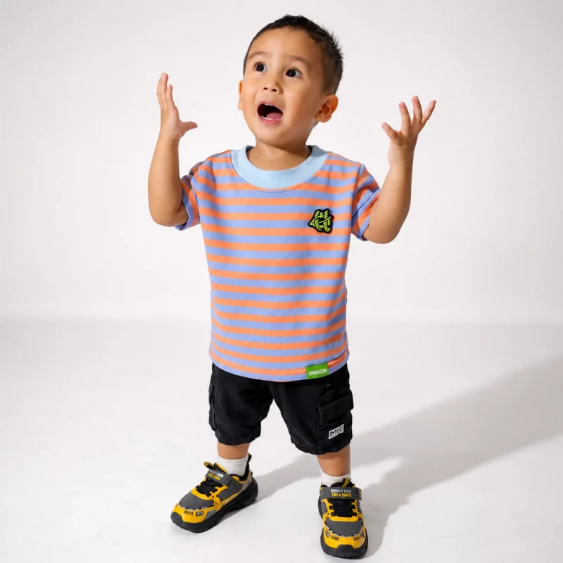 ug-kids-stripe-orange-blue-model